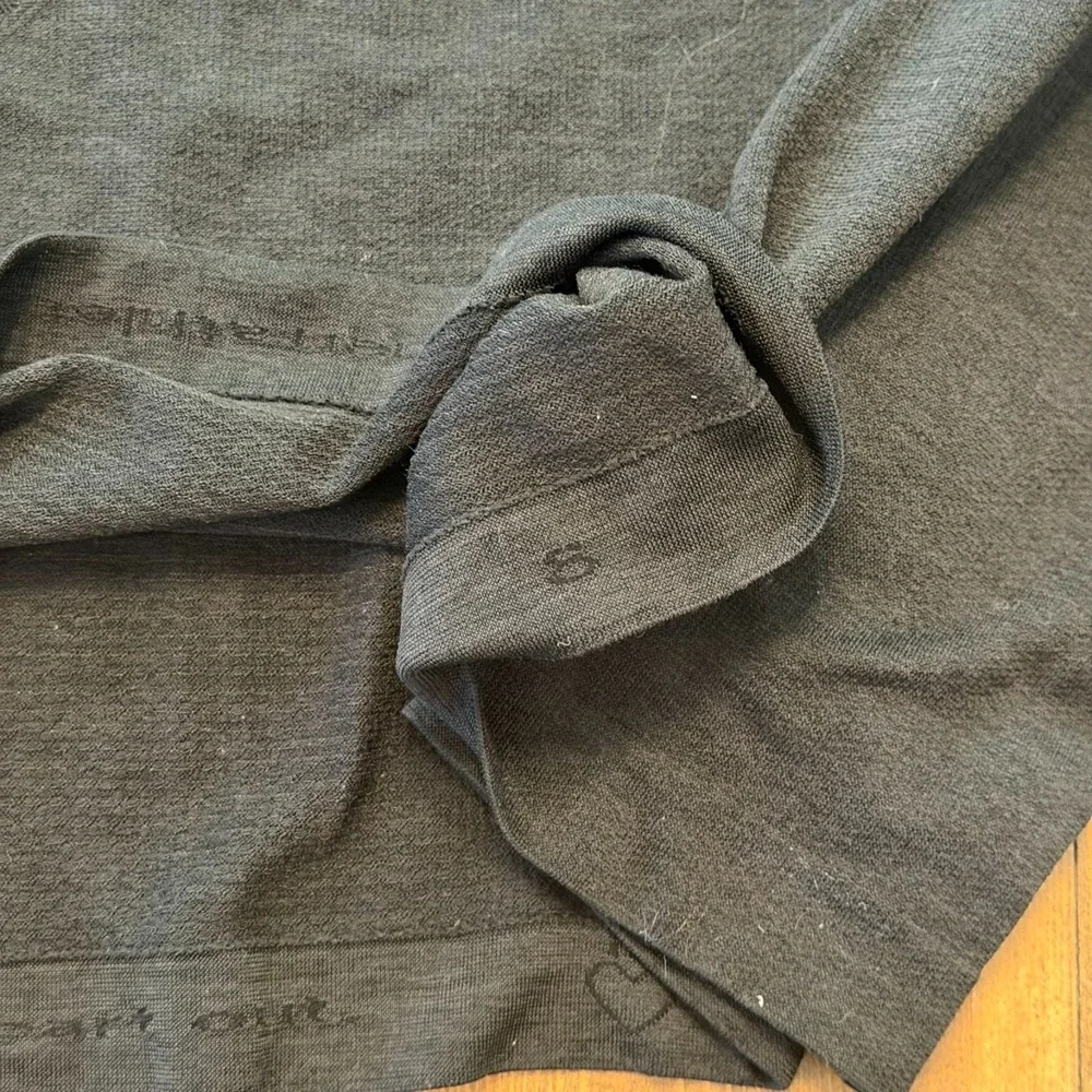 Lululemon Shirt Womens 8 Long Sleeve Swiftly Tech Seamless Running Top LOT OF 2